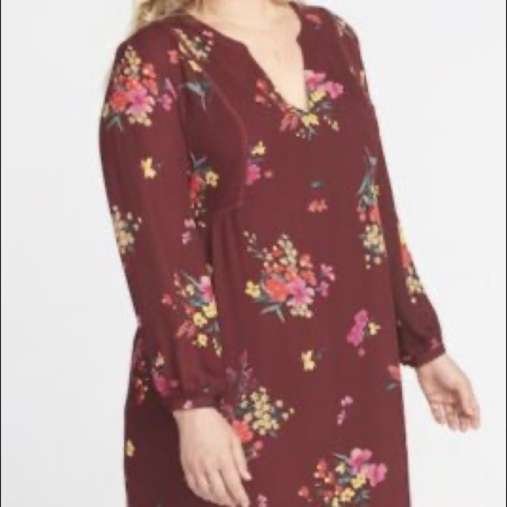 Old Navy Floral-Print Georgette Swing Dress.